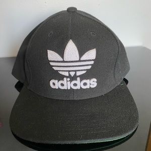 ADIDAS ORIGINALS SNAPBACK